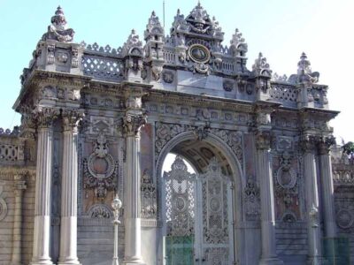 dolmabahce-palace_royal-gate